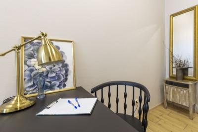 Бежевый кабинет №17